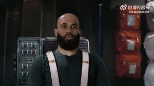 姆贝莫献给小蜜蜂的告别视频用心了，借用了电影“星际穿越”片段