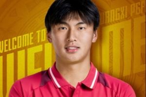 本赛季仅1次出场！官方：上海海港球员向荣峻租借加盟广西平果