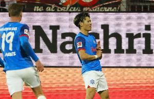 记者：门兴及英超多队有意日本前锋町野修斗，基尔要价超1千万欧