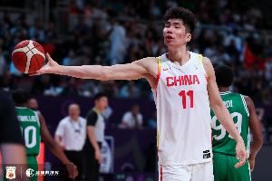 苏群：上一场完了喷余嘉豪的 今天中场休息时要排队道歉了