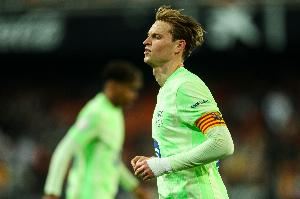 世体：尽管双方愿意继续，但巴萨与德容续约因与其经纪人解约受阻