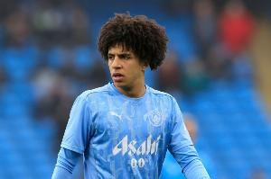 刘易斯谈未来：我从未想过去其他俱乐部，一直都希望为曼城效力