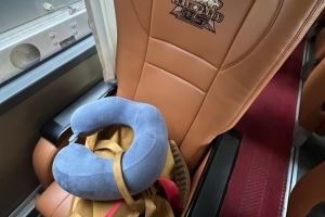 结束假期重新归队！辽篮训练师华莱士回到中国并发博晒照