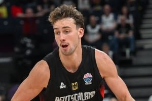 攻坚利器！小瓦格纳13中7砍全场最高23分外加7板 正负值+36也最高