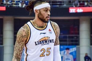 莫兰德：你们的大莫正“加班”训练 重回辽篮大家庭我们一起加油