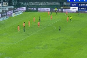 这球帅！李提香直塞，奥乌苏丝滑转身+爆射破门，浙江2-1反超泰山