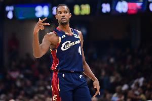 斯科蒂·巴恩斯:莫布里技术精湛很出色 不喜欢把我们放一起比较