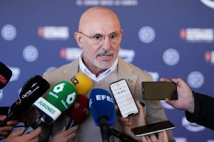 德拉富恩特：赫伊森有些轻微不适 西班牙拥有无尽的人才储备