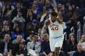 高效!马刺巴恩斯目前进180俱乐部&真实命中率74.7% 多项数据第一